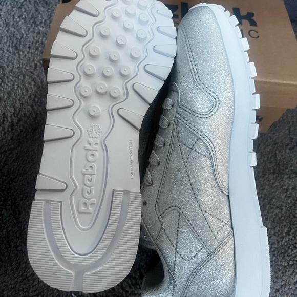 REEBOK CLASSICS WOMENS SIZE 5 DIAMOND COLLECTION NEVER WORN WITH BOX - Picture 4 of 6